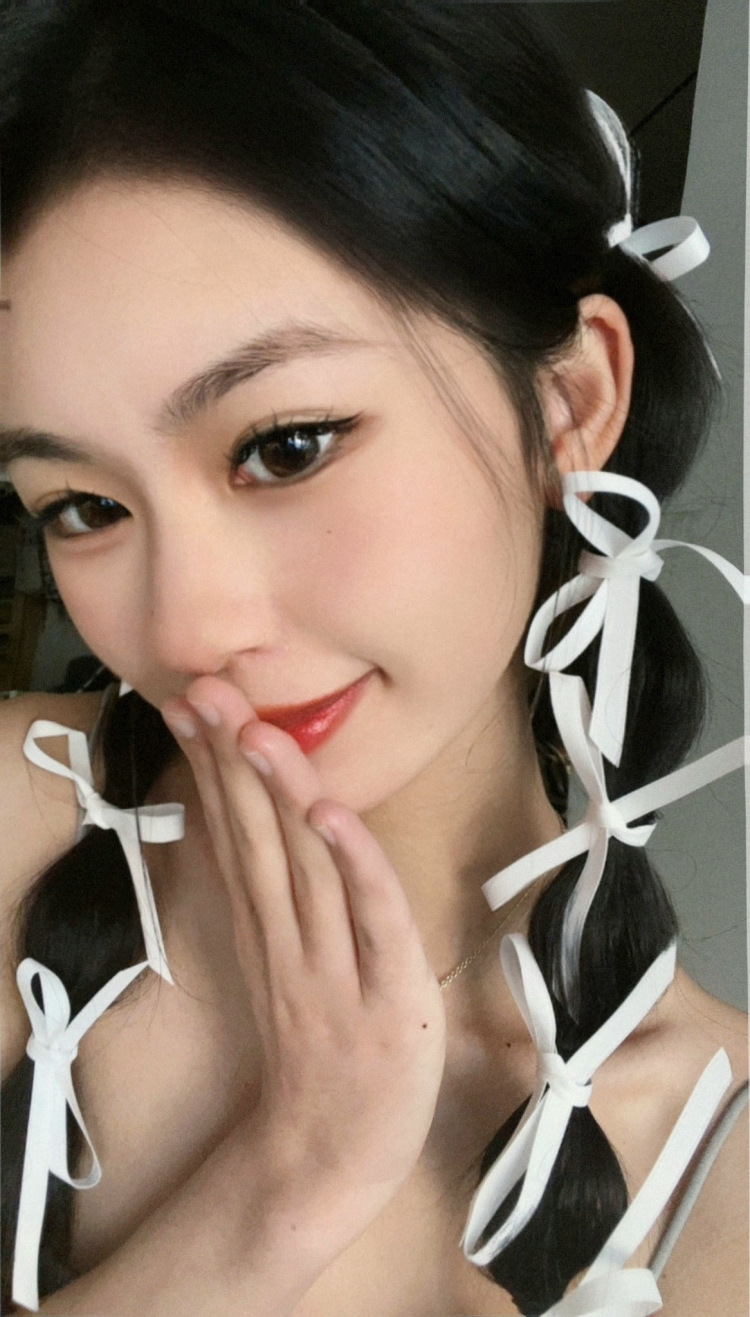 啦啦-浙江省·杭州市·拱墅区-抖音-接买家秀 可发抖音 本人身高165 体重44 21 
衣服按件算 邮费可自付