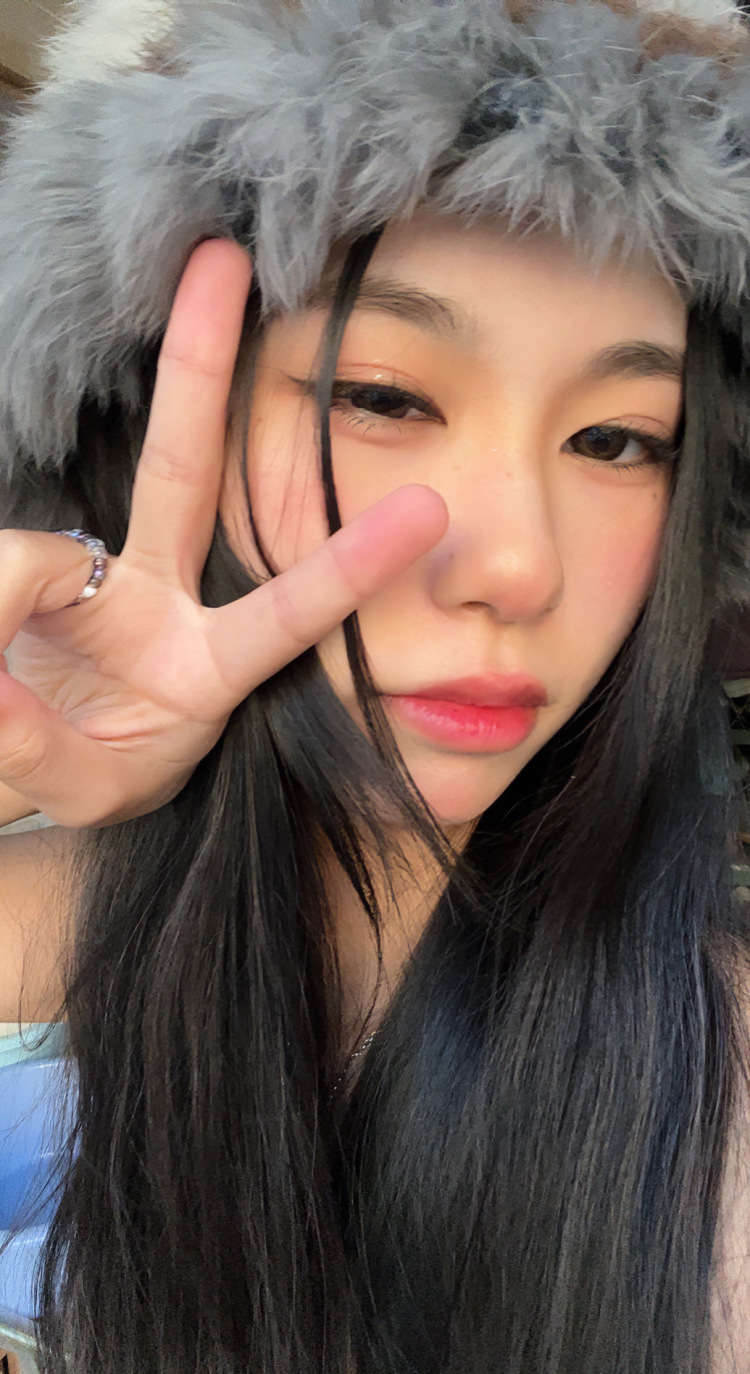 啦啦-浙江省·杭州市·拱墅区-抖音-接买家秀 可发抖音 本人身高165 体重44 21 
衣服按件算 邮费可自付