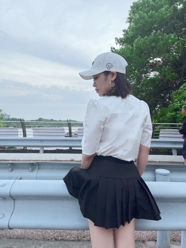 嘿脸儿-浙江省·宁波市·鄞州区-抖音 某红薯 微博-我比较适合自拍,所以可以接一些彩妆护肤,衣服等的拍摄,没有技巧,自己很爱给自己拍照p图,都可以操作一下。