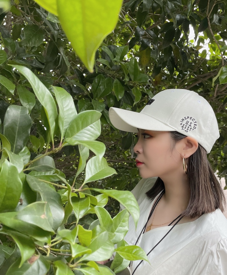 嘿脸儿-浙江省·宁波市·鄞州区-抖音 某红薯 微博-我比较适合自拍,所以可以接一些彩妆护肤,衣服等的拍摄,没有技巧,自己很爱给自己拍照p图,都可以操作一下。