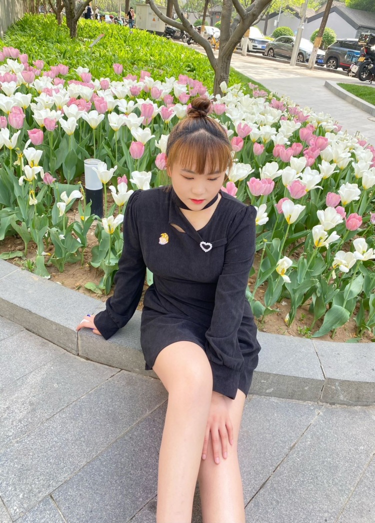 绝绝子、-北京市·北京市·大兴区-抖音 快手-大家好!我是绝绝子!
平时喜欢拍照,P图技术很OK👌🏻、什么风格都可以尝试 欢迎一起合作
本人身高170 体重70kg属于那种肉肉的
什么风格都愿意尝试