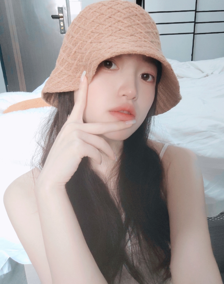 🐑退退退-广东省·惠州市·博罗县--接寄拍或赠拍。本人160，43公斤，平常爱好穿搭拍照，学过舞蹈，也会剪辑p图，出图快，形象良好，性格温和。