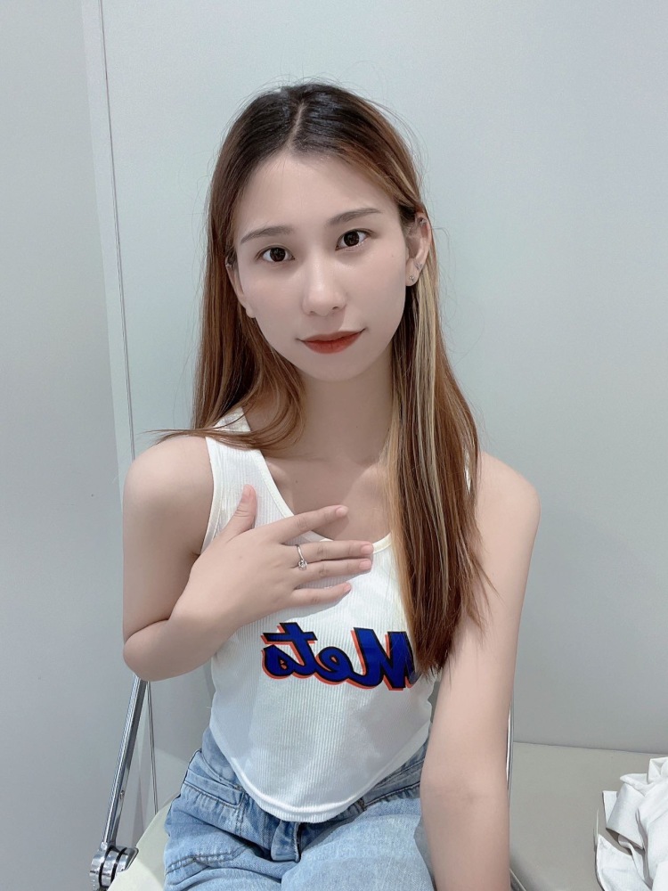 Luv.-广东省·广州市·海珠区--身高161
体重86
需要寄拍的可以找我
什么都可以接单衣服鞋子化妆首饰