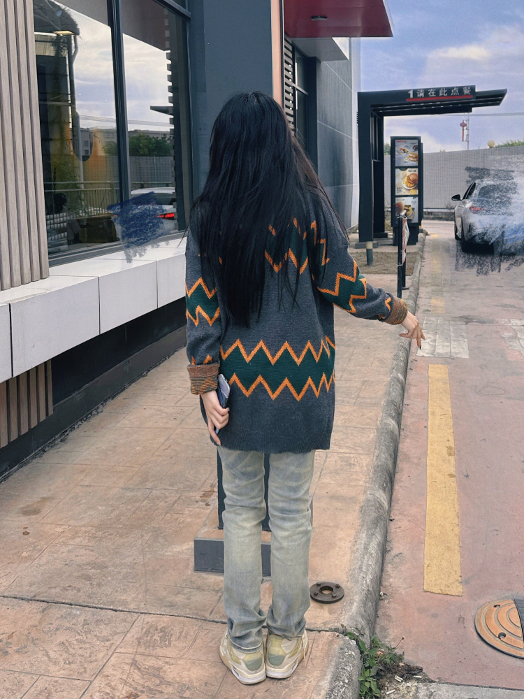 啊莹-广东省·佛山市·南海区--可做买家秀可发平台，网拍，风格百变
服装人服装魂，会p图会穿搭会拍照，高质量买家秀
长期可合作
