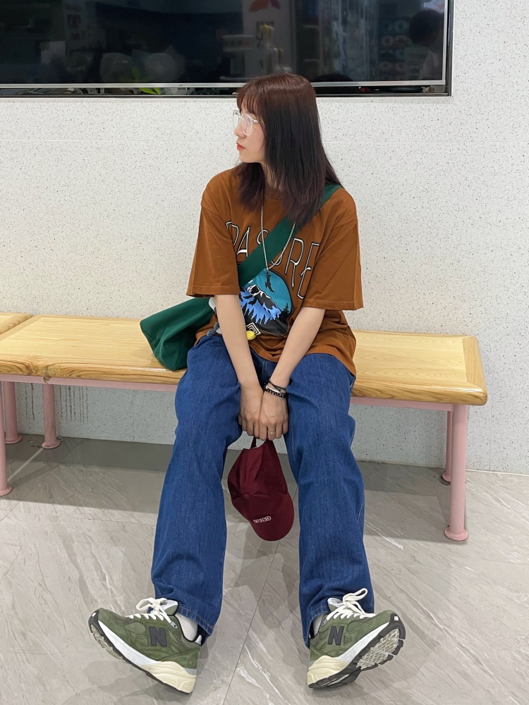 啊莹-广东省·佛山市·南海区--可做买家秀可发平台，网拍，风格百变
服装人服装魂，会p图会穿搭会拍照，高质量买家秀
长期可合作