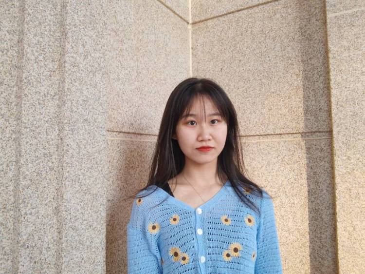 小微-广东省·东莞市·东城街道-快手,某红薯-身高164,体重48kg,喜欢拍照,穿衣风格多样,各种风格可尝试