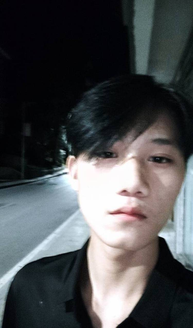 李羽白-广东省·东莞市·东城街道-快手-我有两年的美发经验,对事物有一定审美,更能懂得搭配,如何让你的服装穿出高级感,休闲风,唯美风,酷拽风都可以