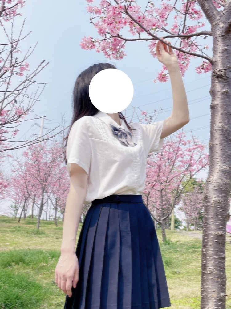 云塔-广西壮族自治区·南宁市·青秀区--喜欢拍照和尝试穿搭,性格好,工作认真。大学生,时间充裕,倾向于买家秀,寄拍,种草带货等。很好沟通,可按照要求的风格进行p图和拍摄。