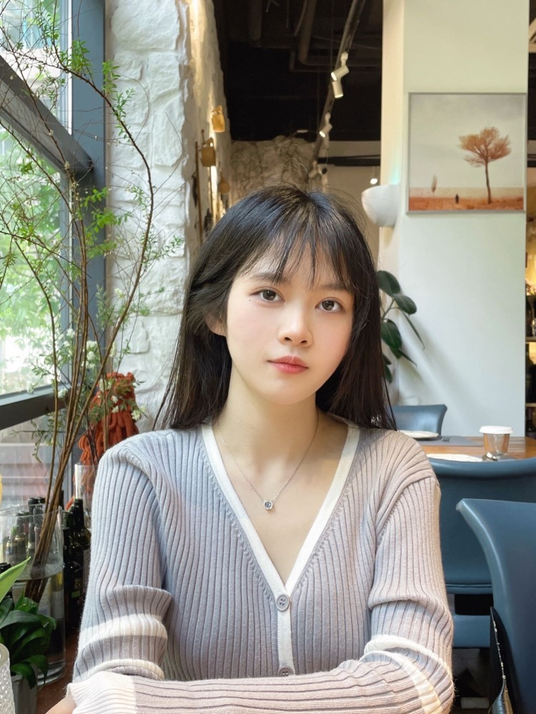 云塔-广西壮族自治区·南宁市·青秀区--喜欢拍照和尝试穿搭,性格好,工作认真。大学生,时间充裕,倾向于买家秀,寄拍,种草带货等。很好沟通,可按照要求的风格进行p图和拍摄。