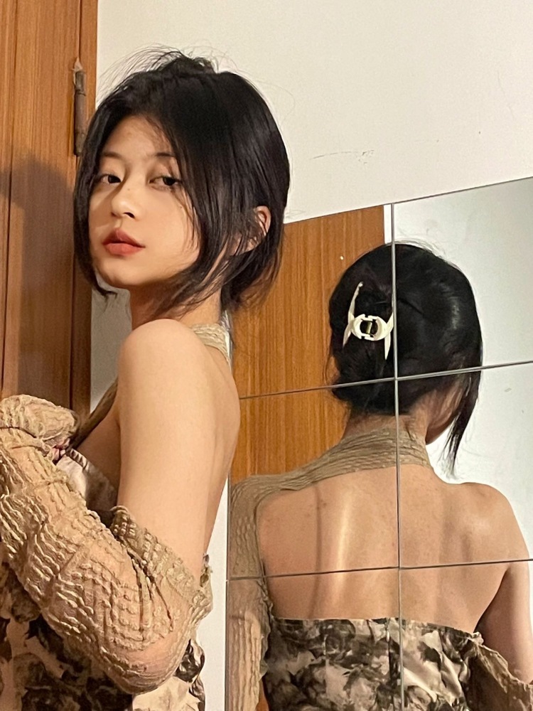 程意-云南省·昆明市·官渡区--擅长美妆穿搭 图文视频质量高 流量稳定好 165CM43KG(体重稳定