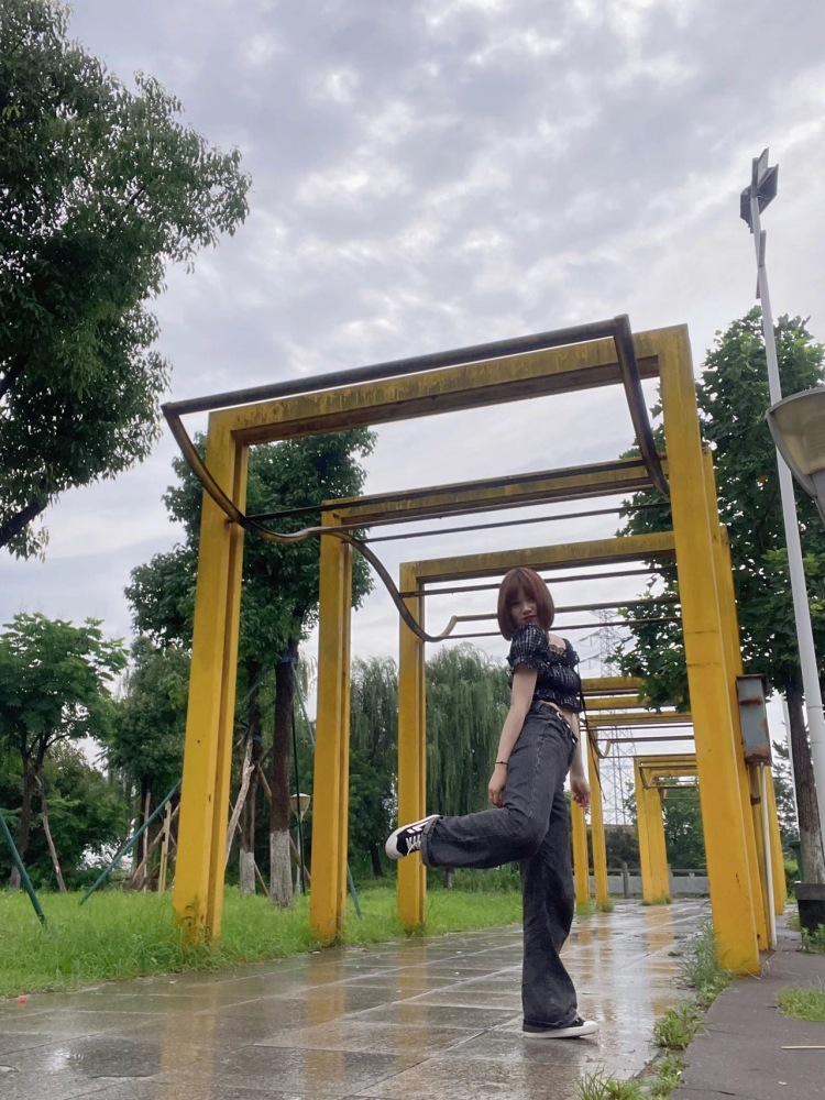 Katty0818~-浙江省·杭州市·上城区-抖音,微博,某红薯-164净身高108斤,身材均匀,梨形身材偏沙漏身材,比例比较好!风格多样,日系甜美,甜辣,淑女气质,性感,拽酷,工作制服都可~
擅长搭配,擅长拍照拍视频,会修图也会剪辑
接单包括服饰搭配,服装搭配,美