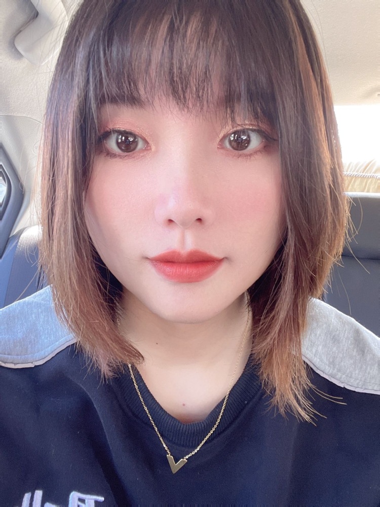 Katty0818~-浙江省·杭州市·上城区-抖音,微博,某红薯-164净身高108斤,身材均匀,梨形身材偏沙漏身材,比例比较好!风格多样,日系甜美,甜辣,淑女气质,性感,拽酷,工作制服都可~
擅长搭配,擅长拍照拍视频,会修图也会剪辑
接单包括服饰搭配,服装搭配,美