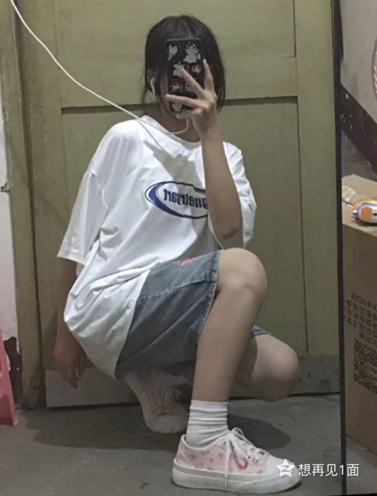 苝酥-湖北省·十堰市·郧西县--喜欢拍照,校园推广,梦想是当模特或带货主播,现在粉丝500多了,现在想干代拍