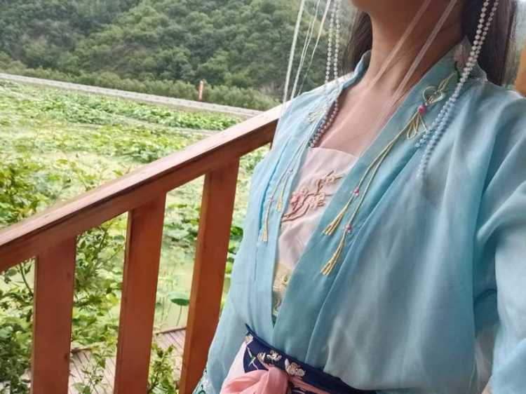 苝酥-湖北省·十堰市·郧西县--喜欢拍照,校园推广,梦想是当模特或带货主播,现在粉丝500多了,现在想干代拍