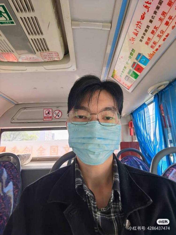 天真无邪-浙江省·台州市·温岭市-某红薯-爱好摄影,爱听音乐,喜欢尝试各种服装与发型,喜欢去不同的地方打卡,想成为像张亮一样的男人