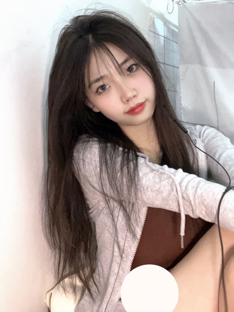 妮菲儿-四川省·成都市·龙泉驿区--本人爱拍照,拍照好看,而且 会剪视频 会修图,接寄拍,价格好商量