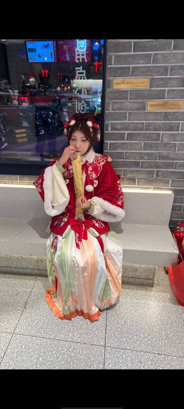 肆-陕西省·汉中市·汉台区-快手-接单服装之类的,本人诚信合作。在本人范围之内也可以约拍身材教好室内室外都OK(不接内衣内裤)