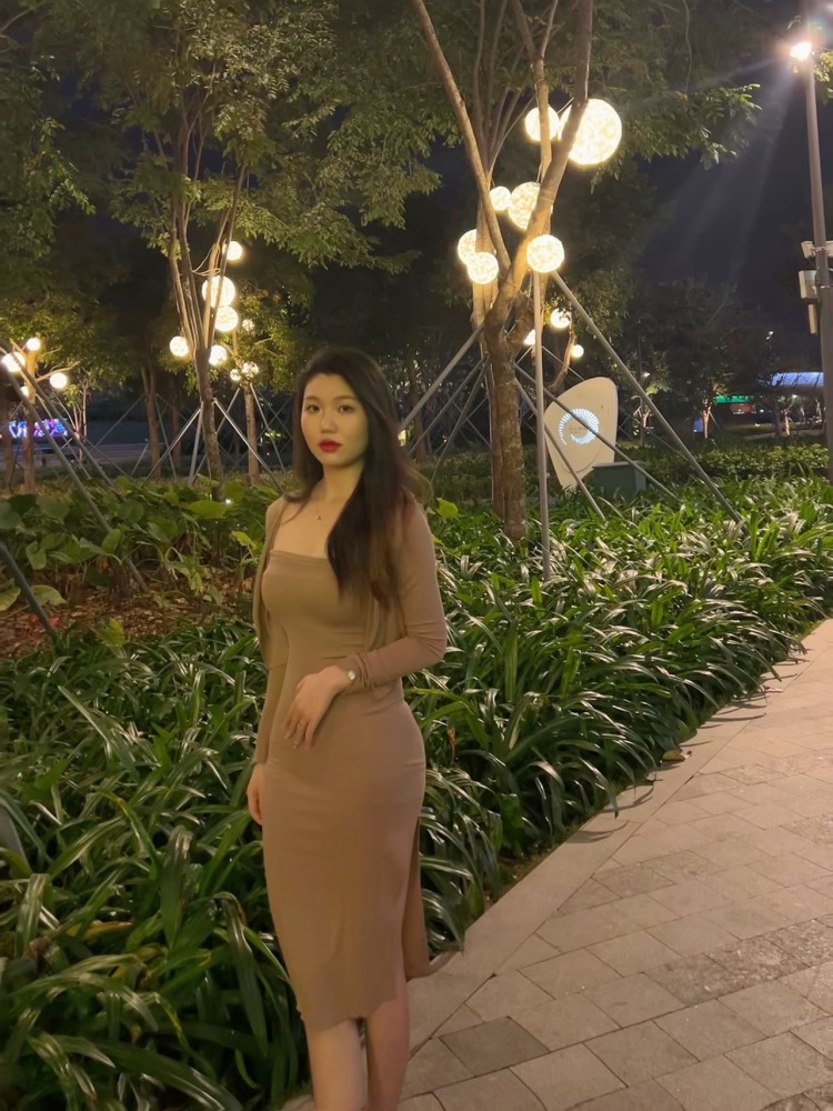 J-广东省·深圳市·南山区-抖音-hallo 这里是琪琪 常驻广东深圳 我是一个热爱拍照化妆p图的女孩儿 可以接 买家秀 寄拍赠拍
身高:163 cm
体重:110斤