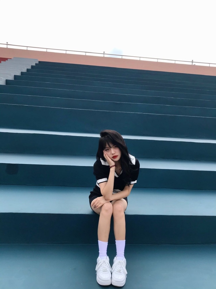 你眼里有星星-云南省·曲靖市·麒麟区--接服装/化妆品的寄拍,本人风格可塑,身高:160cm 体重:42kg会自己拍照,修图,剪辑!
