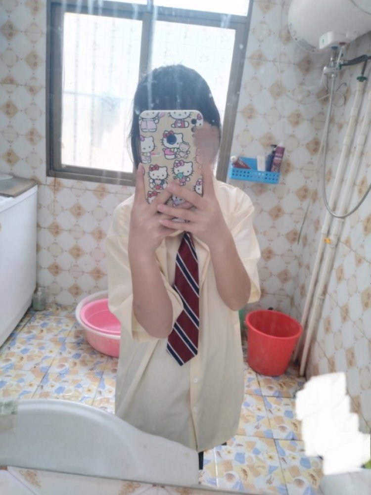 1-别说违心话-贵州省·黔西南布依族苗族自治州·兴义市-快手-爱好：拍照
会修图会发一些风格不定的穿搭
有想合作的可以联系我
想拍的风格由你们来定