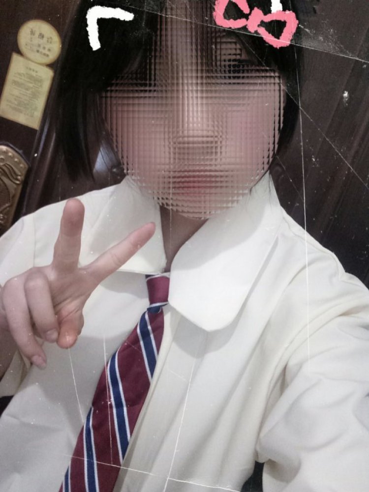 1-别说违心话-贵州省·黔西南布依族苗族自治州·兴义市-快手-爱好：拍照
会修图会发一些风格不定的穿搭
有想合作的可以联系我
想拍的风格由你们来定