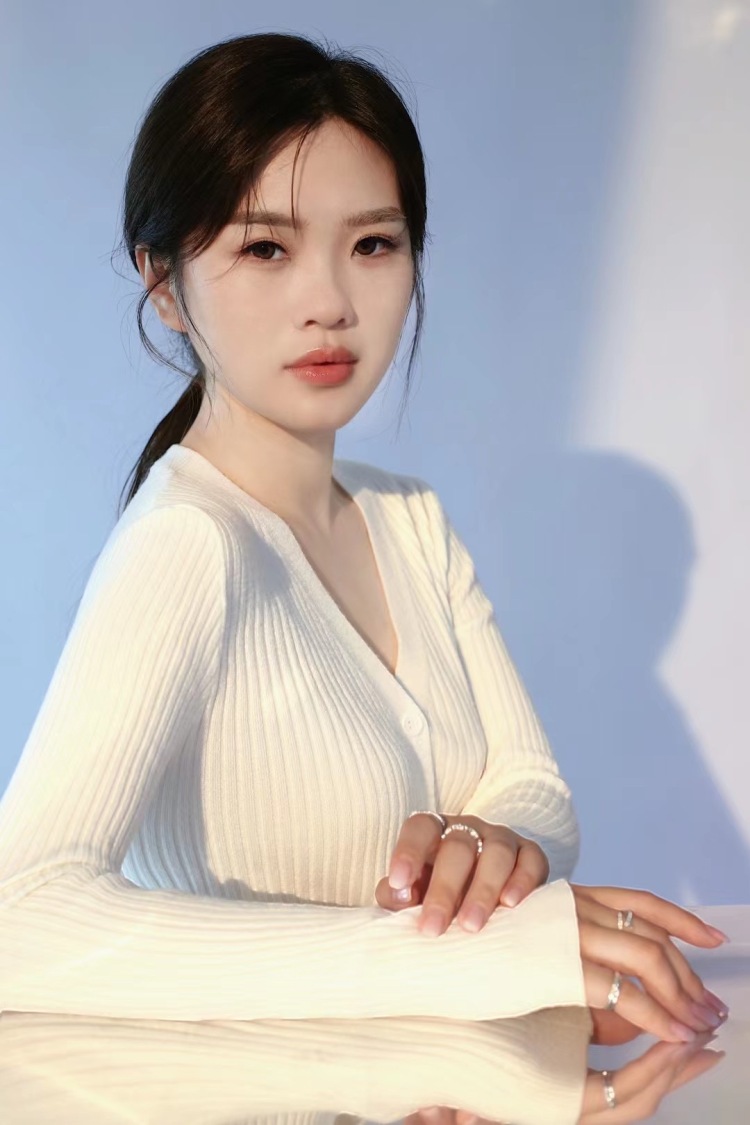 Gao.-吉林省·长春市·南关区--素人模特接寄拍送拍,身高163cm,体重52kg,性格活泼开朗,守时,没有公主病