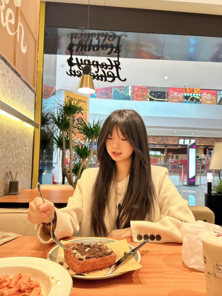 kimi&小可爱-黑龙江省·七台河市·新兴区--身高164
体重90
喜欢美妆 穿搭 美食
会p图 滤镜 vlog