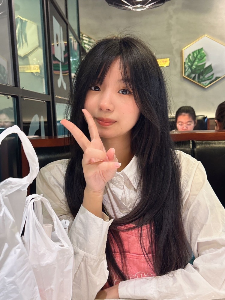 kimi&小可爱-黑龙江省·七台河市·新兴区--身高164
体重90
喜欢美妆 穿搭 美食
会p图 滤镜 vlog
