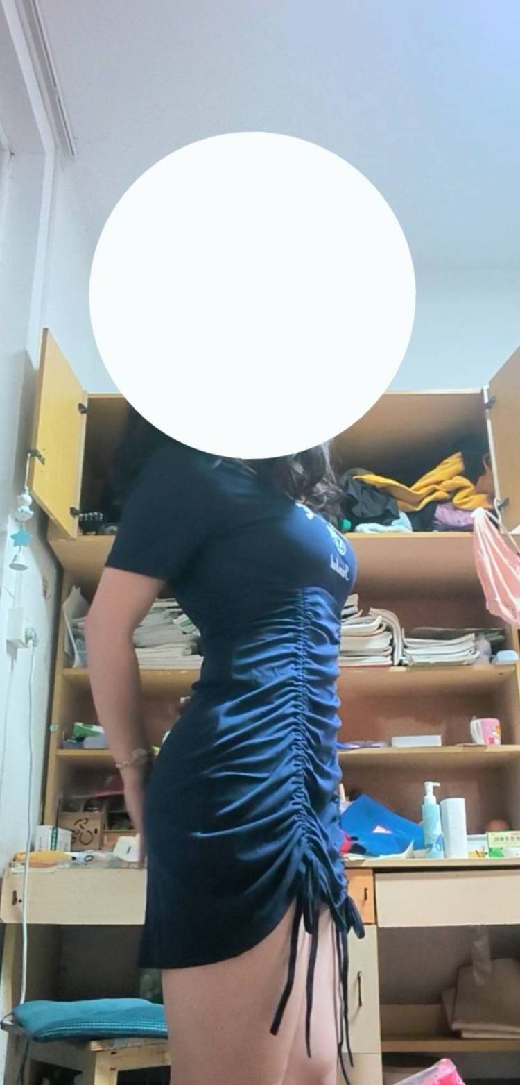 粽子-安徽省·阜阳市·颍州区--买家秀,喜欢画画,自学一点爵士。拍照技术还可以,可露脸,风格大致甜妹纯欲,性格也可以,宽松的衣服不大行