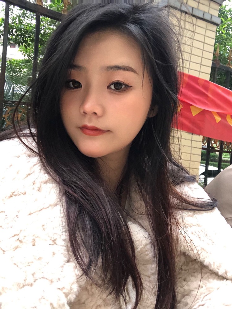 少⁷一点⁸-广东省·惠州市·惠城区--诚信接寄拍 服装 首饰 美瞳 身高160 体重92斤 会p图 需要酷girl风格 欧美可爱气质少年感的我都🉑️ 暴露的衣服我不接 欢迎老板来滴滴 有意向详谈