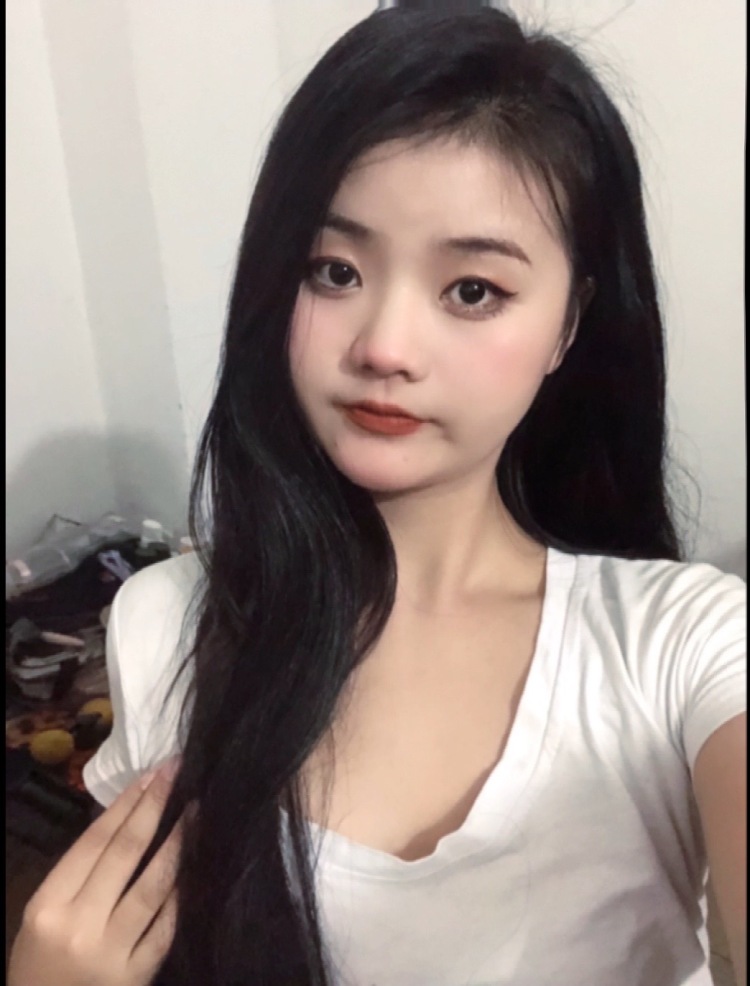 少⁷一点⁸-广东省·惠州市·惠城区--诚信接寄拍 服装 首饰 美瞳 身高160 体重92斤 会p图 需要酷girl风格 欧美可爱气质少年感的我都🉑️ 暴露的衣服我不接 欢迎老板来滴滴 有意向详谈