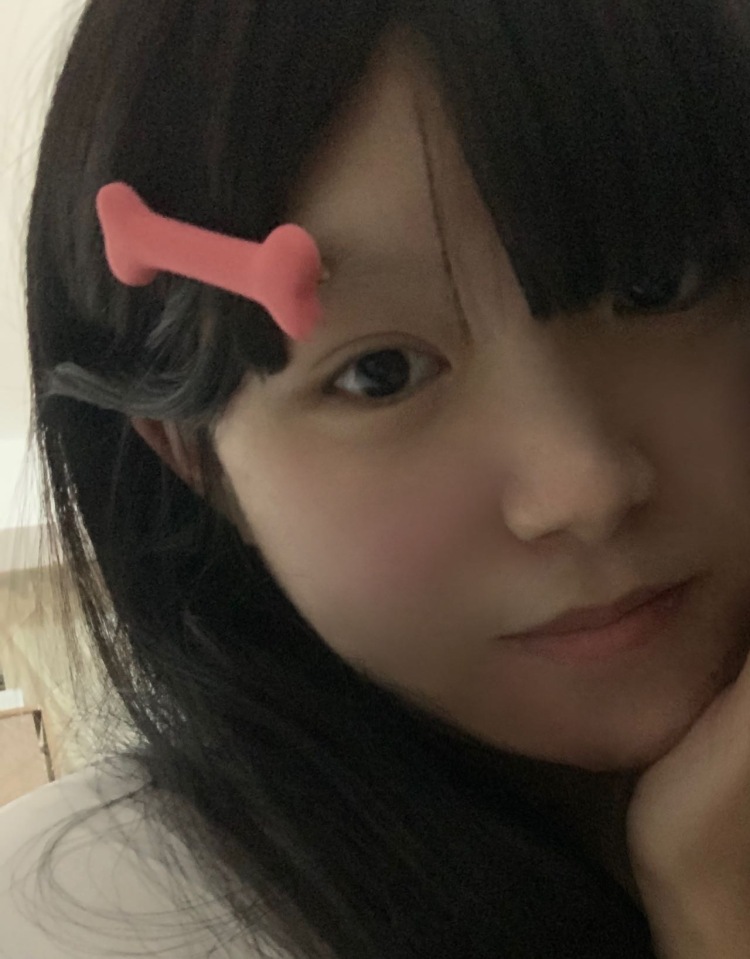 白毛.-浙江省·台州市·路桥区-抖音 快手-热爱lolita 热爱拍摄 我会认真拍图 精修 后期 拍摄这项工作使得我很快乐 常服也是可以的