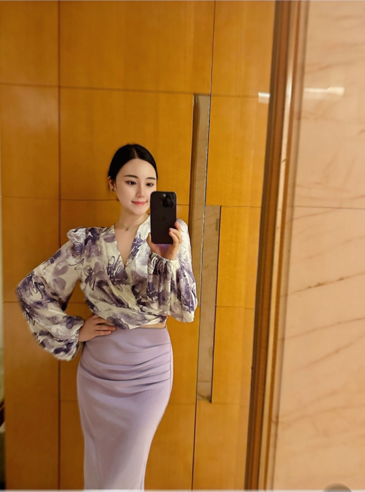 小房子-江苏省·常州市·钟楼区-抖音 微博 某红薯-身高172 体重110 爱好拍照唱歌旅游 有网拍寄拍经验 可寄拍网拍模特线下模特拍摄口播视频拍摄
