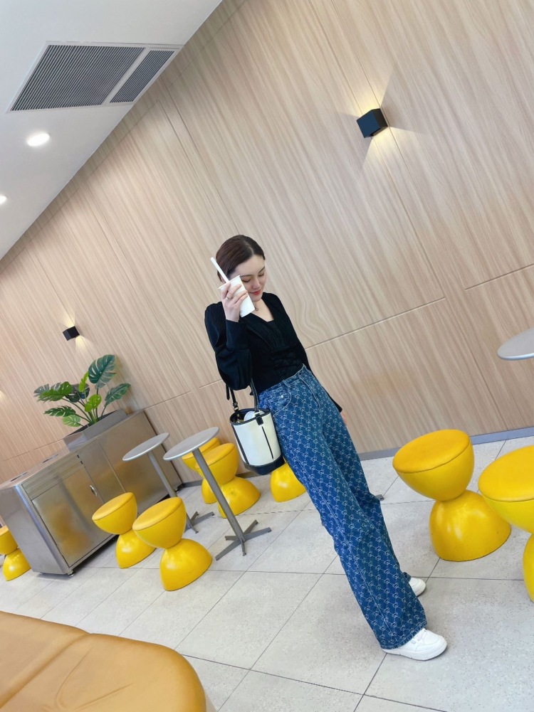 小房子-江苏省·常州市·钟楼区-抖音 微博 某红薯-身高172 体重110 爱好拍照唱歌旅游 有网拍寄拍经验 可寄拍网拍模特线下模特拍摄口播视频拍摄