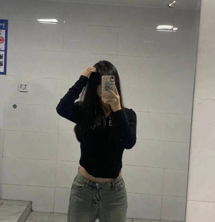 屠-陕西省·西安市·雁塔区--身高165体重105鞋子衣服化妆品都可
20+
喜欢拍照分享日常新手