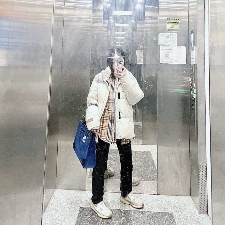 小蛇-广东省·潮州市·湘桥区-抖音-平时穿着比较中性风,或者辣妹,除了裙子其他都可以驾驭,也喜欢记录生活抖音短视频创作