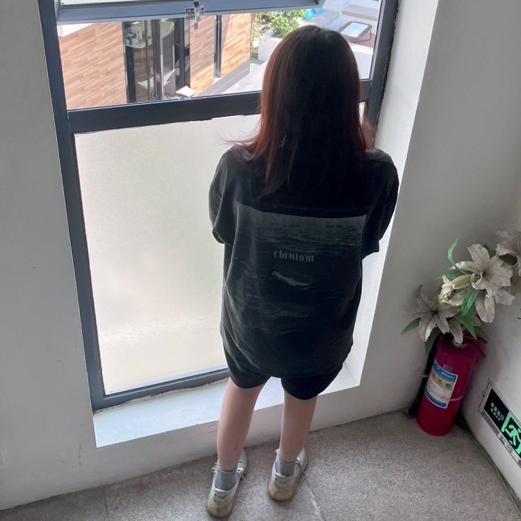 小蛇-广东省·潮州市·湘桥区-抖音-平时穿着比较中性风,或者辣妹,除了裙子其他都可以驾驭,也喜欢记录生活抖音短视频创作