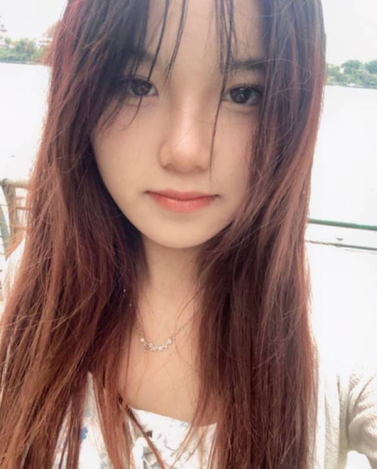 LEI-广西壮族自治区·柳州市·城中区-快手，抖音-想接一些服装，鞋子，包包化妆品等，本人身高160，94斤，会批图，会剪辑，会穿搭，