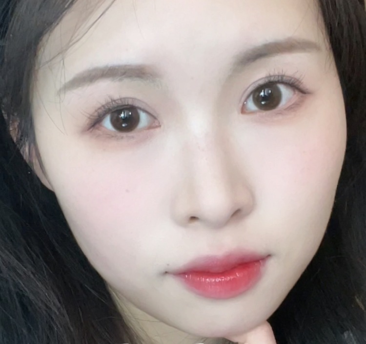 沫沫-四川省·成都市·双流区--本人155cm,体重43kg,长期拍摄小个子服装视频及照片。