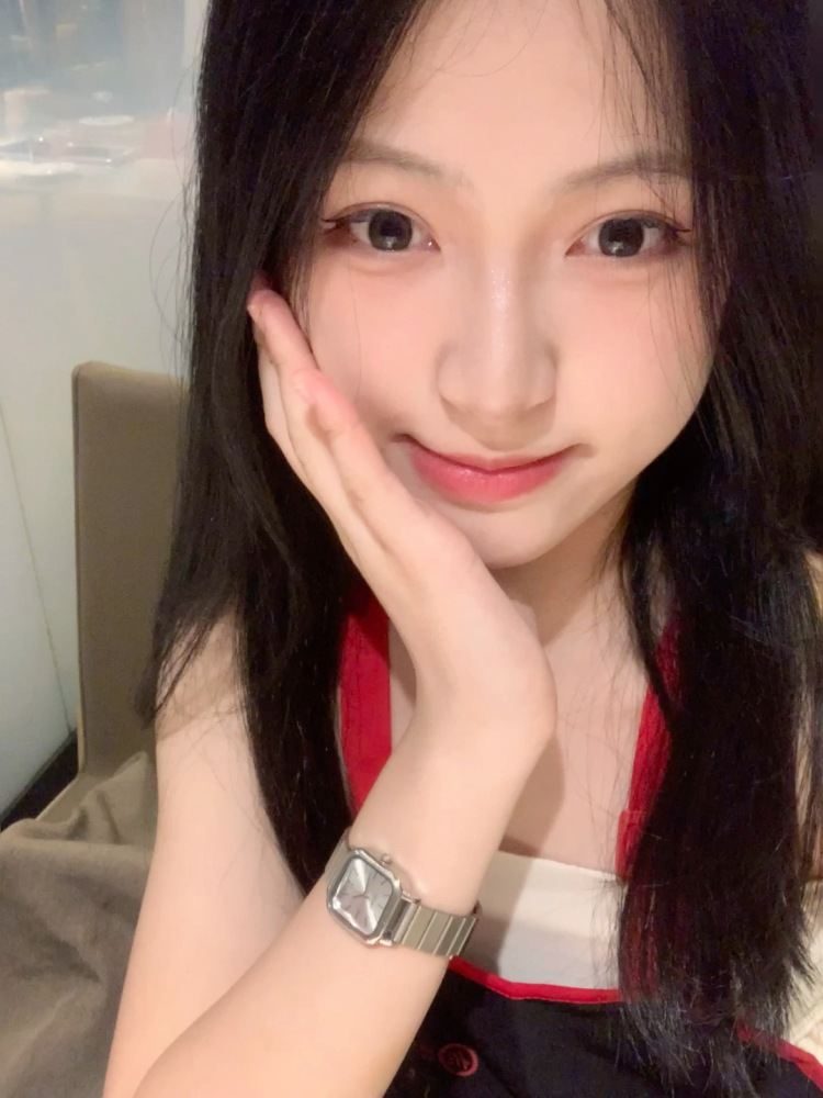 沐沐-广东省·深圳市·龙岗区--我是一个在读女大学生
身高:165
体重:46kg
平时喜欢拍照,好物分享
可以接广告和推广
合作的话可以联系我