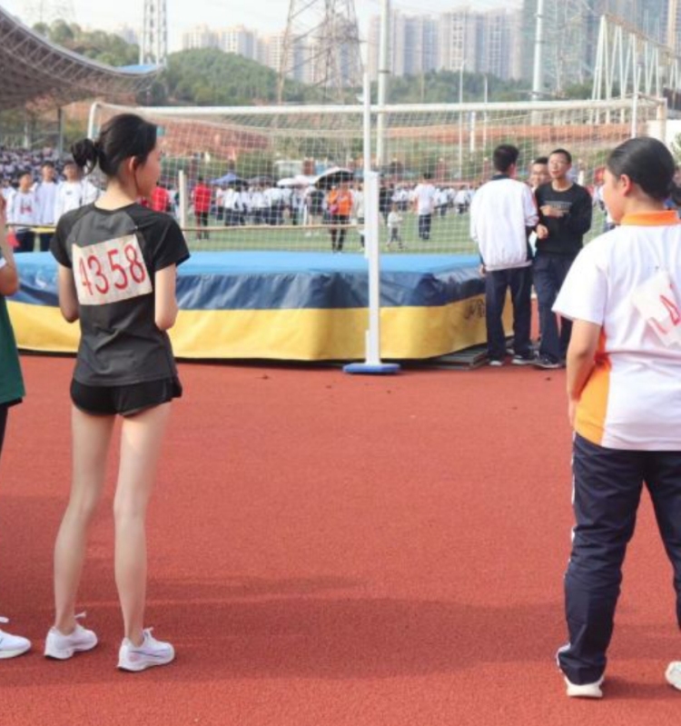 ,,-湖南省·株洲市·天元区--接广接单接寄拍,女18.身高165体重83,三围87.56.89,大腿围45小腿围33,态度好有耐心会自己修图啥的