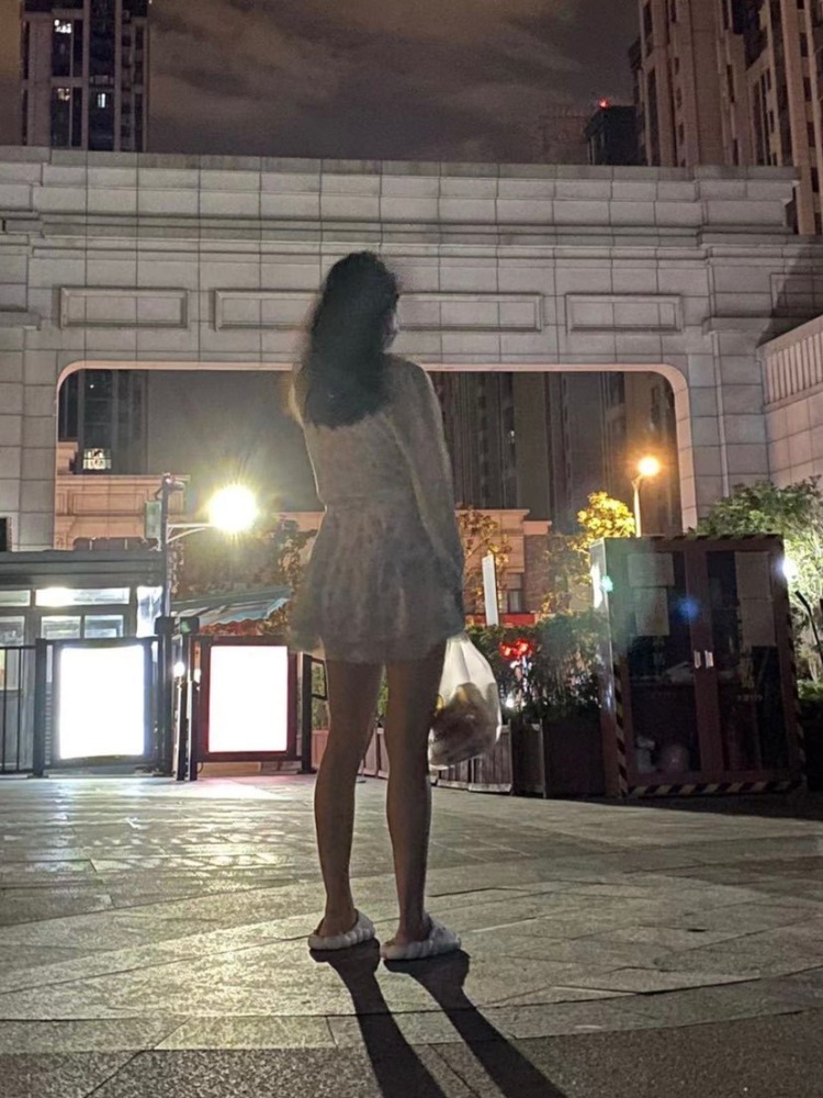 箐箐-江苏省·南京市·玄武区--身高166cm 体重51kg 爱好唱歌 可以接买家秀，免费试用，商业演出，平面模特兼职，品牌代言