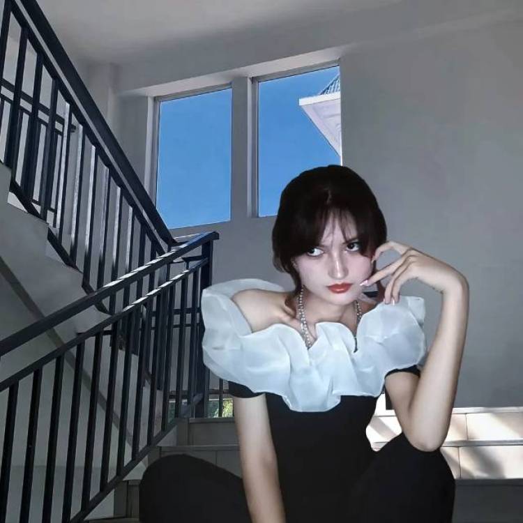Luna-新疆维吾尔自治区·吐鲁番市·高昌区--买家秀,时尚,美妆博主,会搭配穿搭,会拍照,体重44,身高161