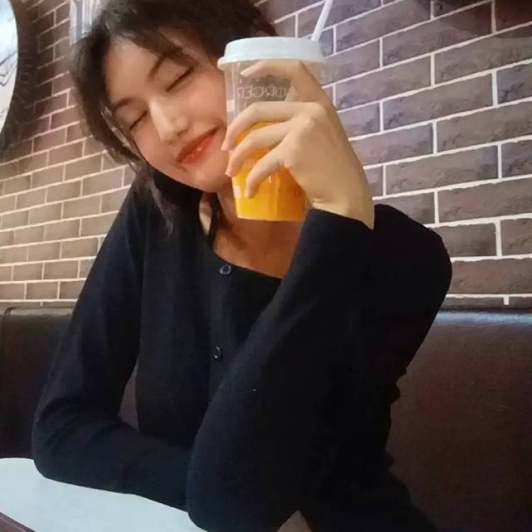 Luna-新疆维吾尔自治区·吐鲁番市·高昌区--买家秀，时尚，美妆博主，会搭配穿搭，会拍照，体重44，身高161