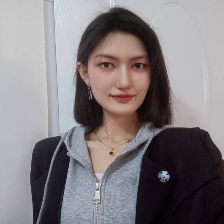 Luna-新疆维吾尔自治区·吐鲁番市·高昌区--买家秀，时尚，美妆博主，会搭配穿搭，会拍照，体重44，身高161