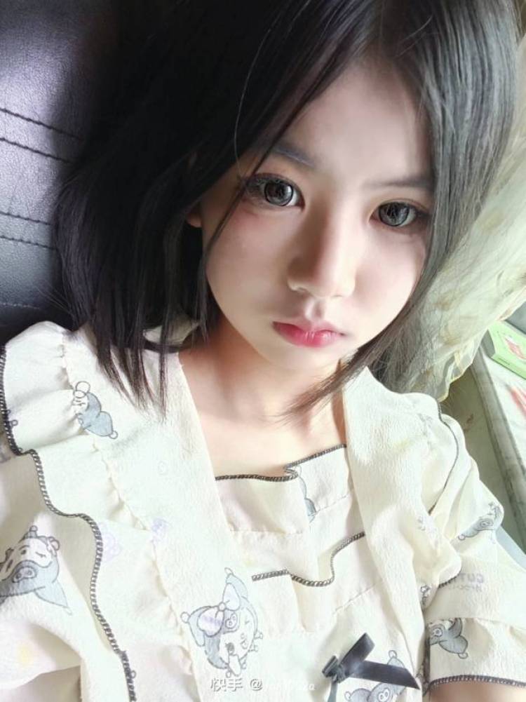 fan-重庆市·重庆市·长寿区-快手-160cm84斤 寄拍送拍都可以 主要接鞋子,裤子,衣服,裙子,短裙 其他小配饰也可以 在快手发布相关视频 可艾特