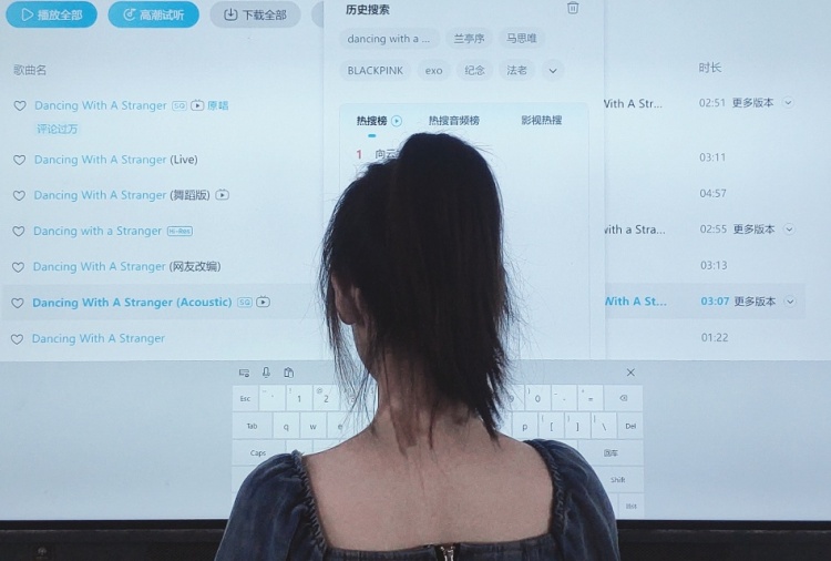万欣苒-湖北省·荆州市·洪湖市-抖音,快手-我擅长拍照,唱歌和舞蹈,会配音
身高165,体重91
寄拍服装,开箱测评都可以