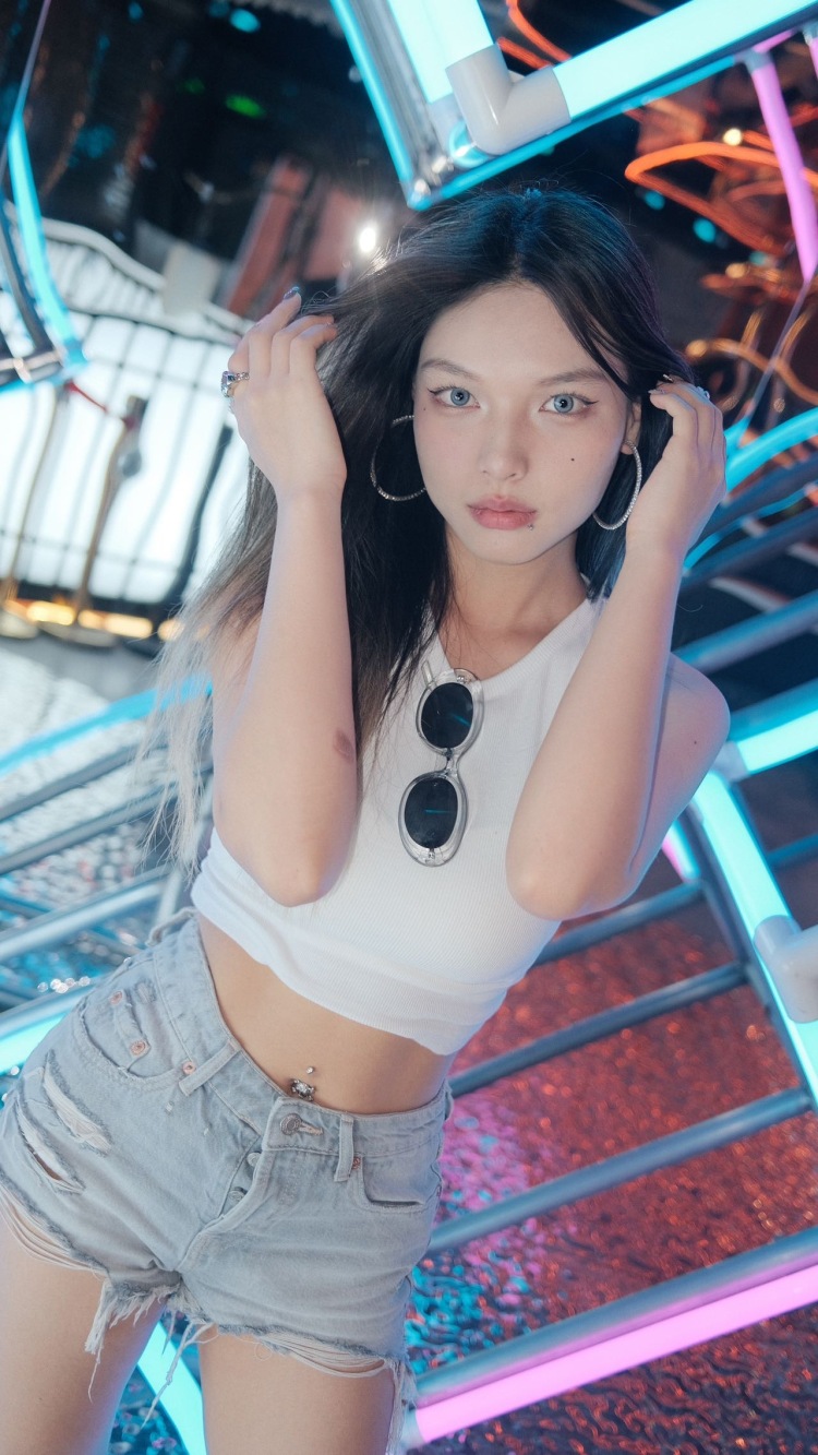 Bl00d8tterfly-云南省·楚雄彝族自治州·南华县--会化妆,会穿搭,优质买家秀,彩妆试色,美瞳试戴短视频带货,兼职模特