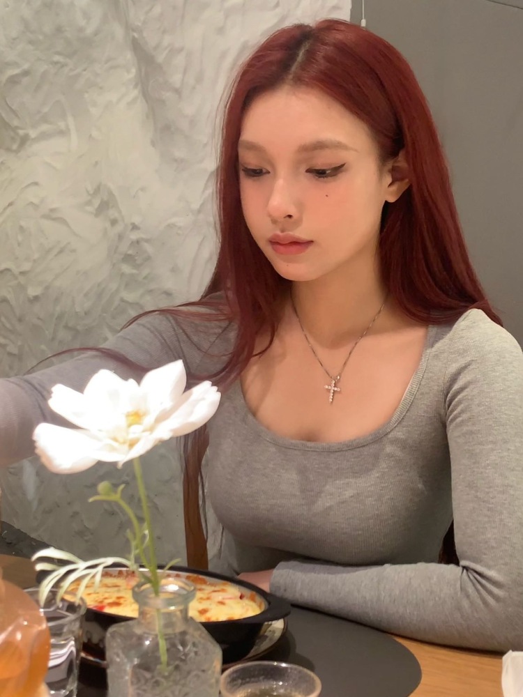 Bl00d8tterfly-云南省·楚雄彝族自治州·南华县--会化妆,会穿搭,优质买家秀,彩妆试色,美瞳试戴短视频带货,兼职模特