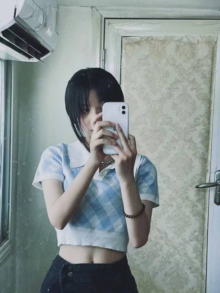 只只饿-四川省·成都市·武侯区--我的职业是学生,日常穿搭亚文化,法式复古,甜美小清新,美式,纯欲,国潮,小香风,洛丽塔,JK,汉服,接买家秀,开箱测评,商务演出